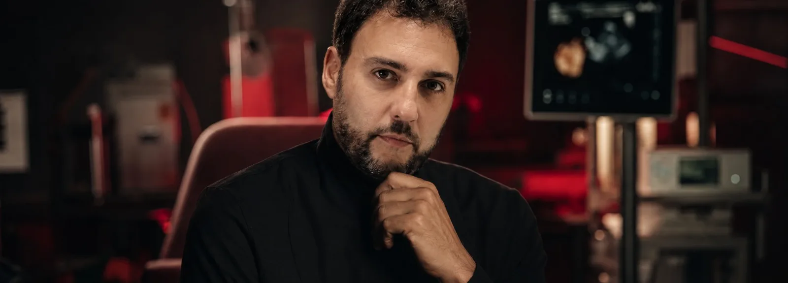 Dr. Claudio Wulkan em aula prática de laser — Just Laser Academy