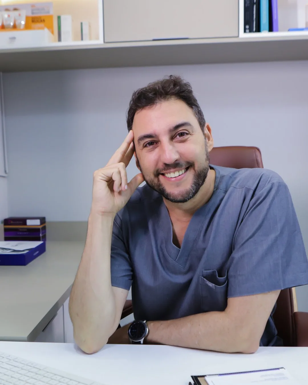 Dr. Claudio Wulkan, dermatologista e instrutor do curso Volnewmer
